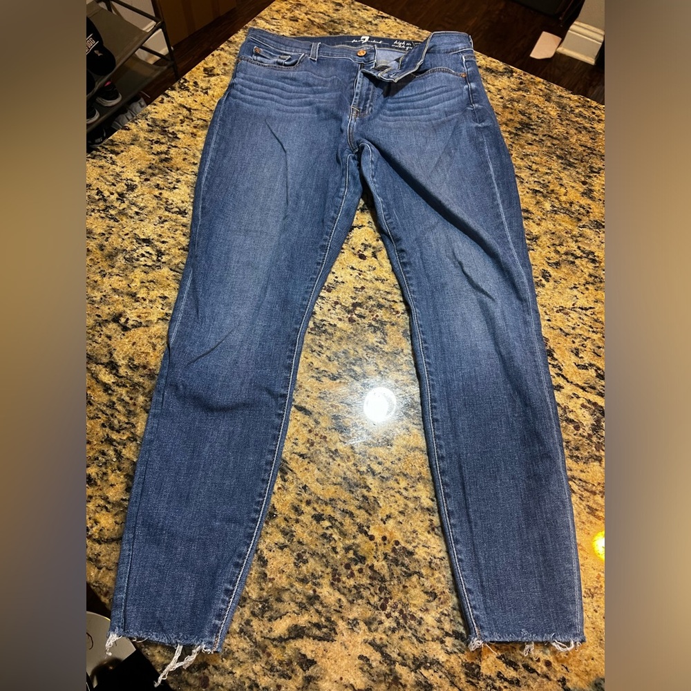 7 For All Mankind's Gwenevere skinny leg jeans in ankle length cut